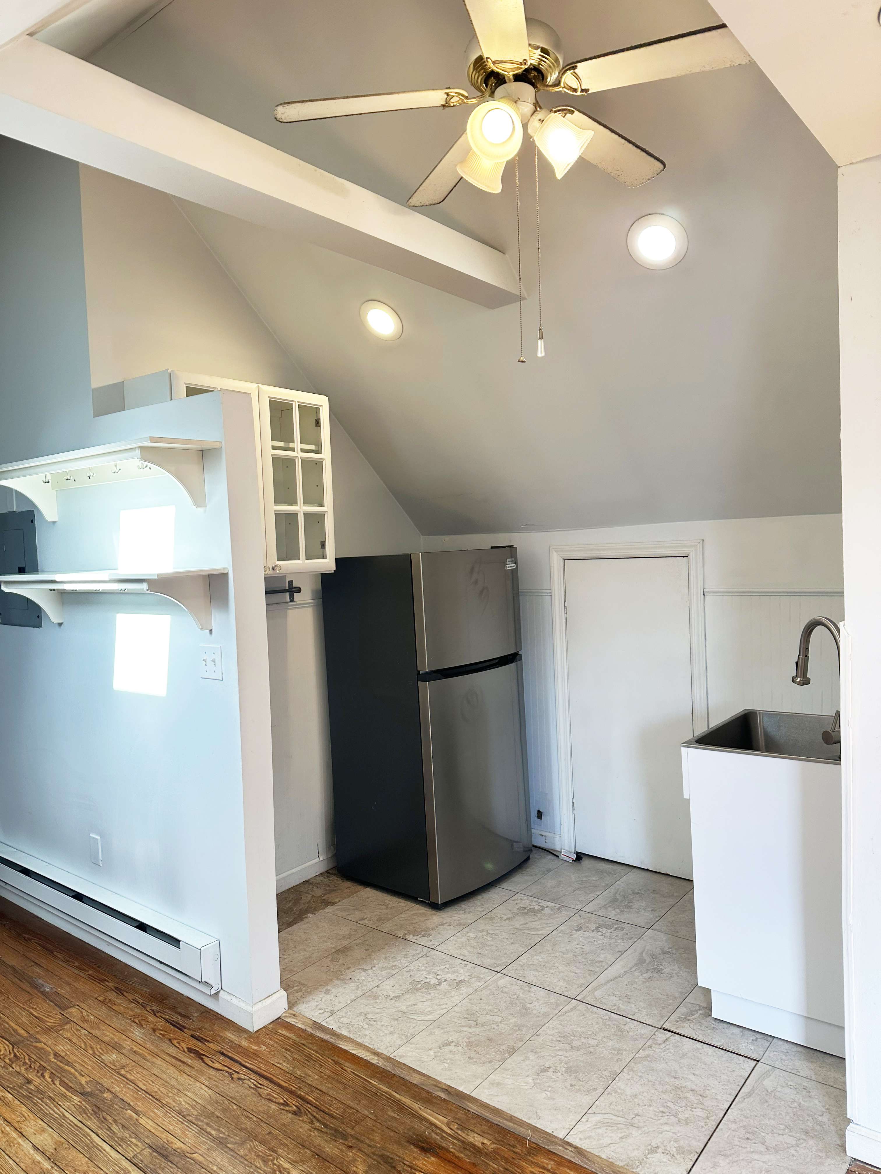 422 valley #3 - Sink & Storage 422 valley #3 - Sink & Storage